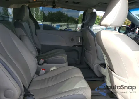 2013 Toyota Sienna Xle z USA, uszkodzony, nr VIN 5TDDK3DC4DS066460